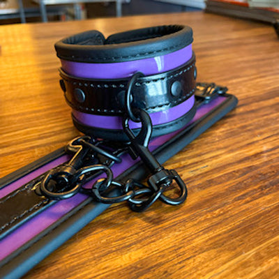 Feelmore Wristcuffs PVC w/ Chain Purple